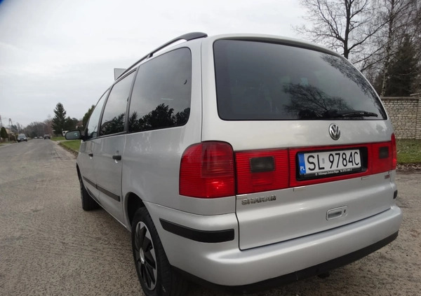 Volkswagen Sharan cena 10500 przebieg: 236000, rok produkcji 2003 z Urzędów małe 254